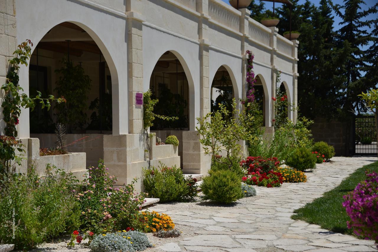 לינה וארוחת בוקר סליצ'ה סלנטינו Le Scuderie - Castello Monaci מראה חיצוני תמונה