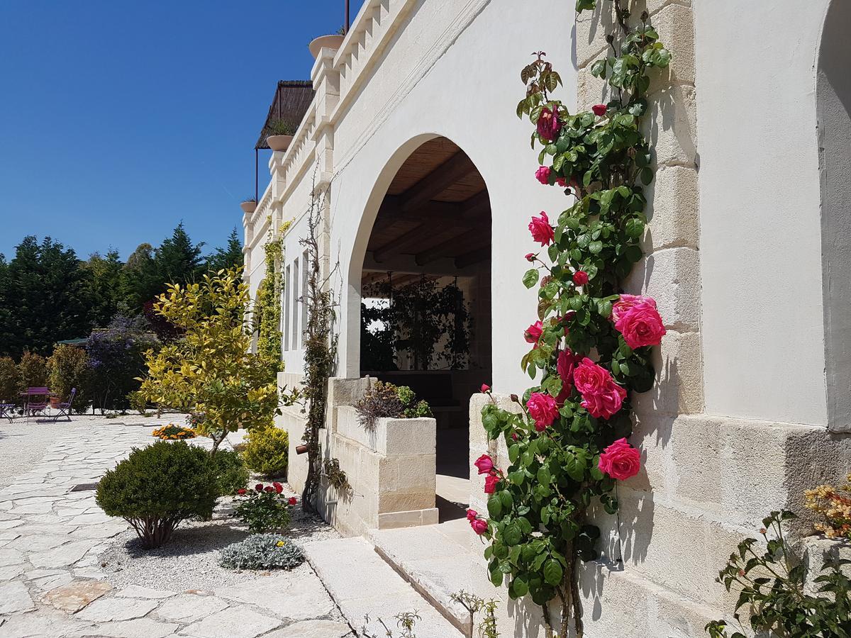 לינה וארוחת בוקר סליצ'ה סלנטינו Le Scuderie - Castello Monaci מראה חיצוני תמונה